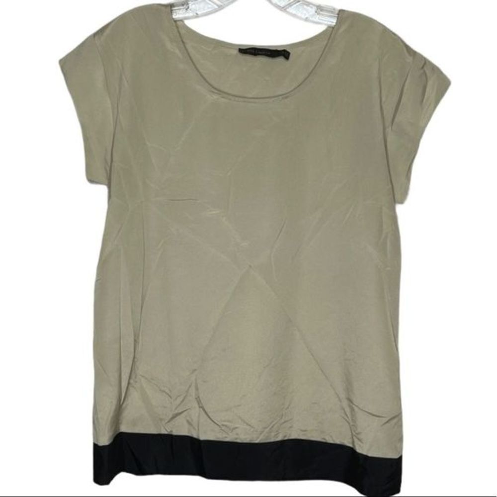 The Limited Top‎